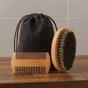 Set di strumenti per styling con spazzola barba a setole morbide di cinghiale e pettine baffi per uomo